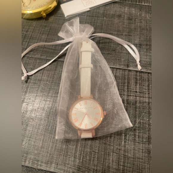 Bride Gift Set - Picture 9 of 12